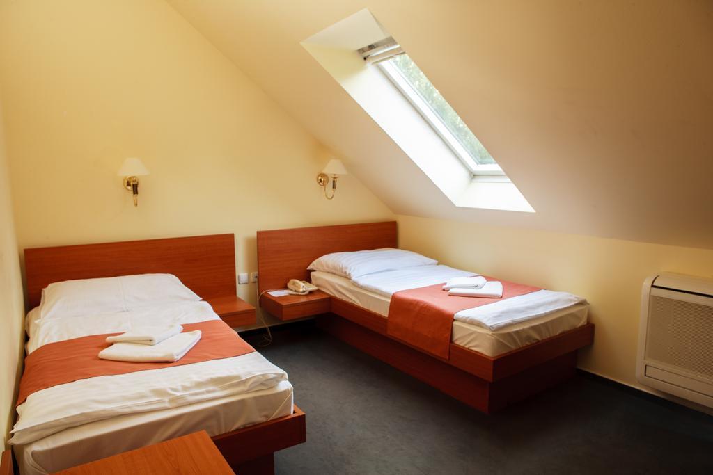 Lipa Hotel Es Etterem Szentgotthárd Pokoj fotografie