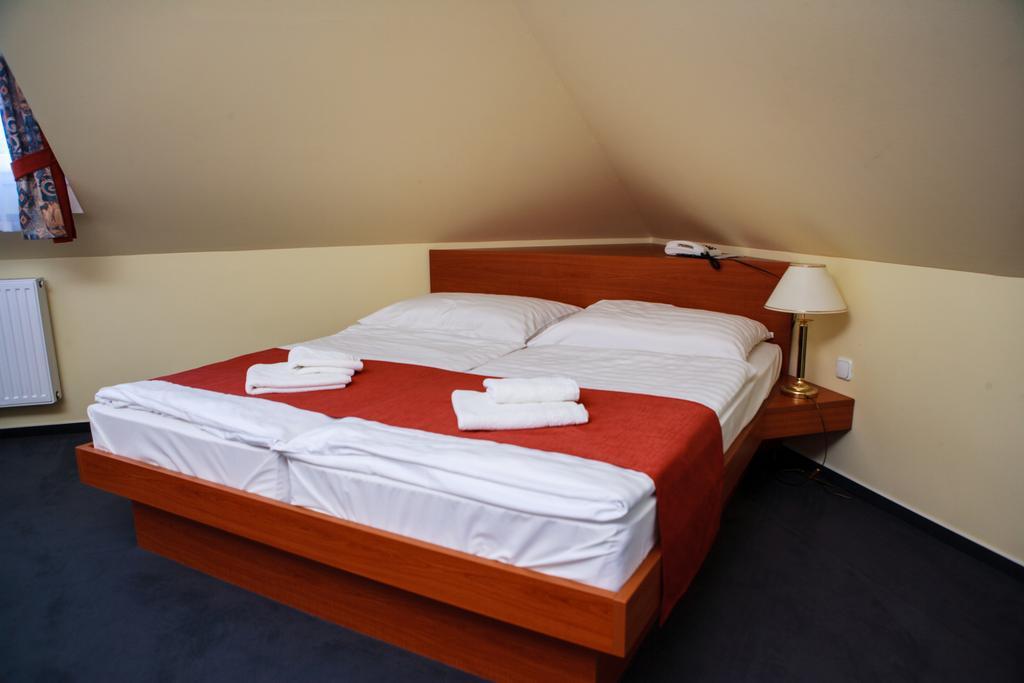 Lipa Hotel Es Etterem Szentgotthárd Pokoj fotografie